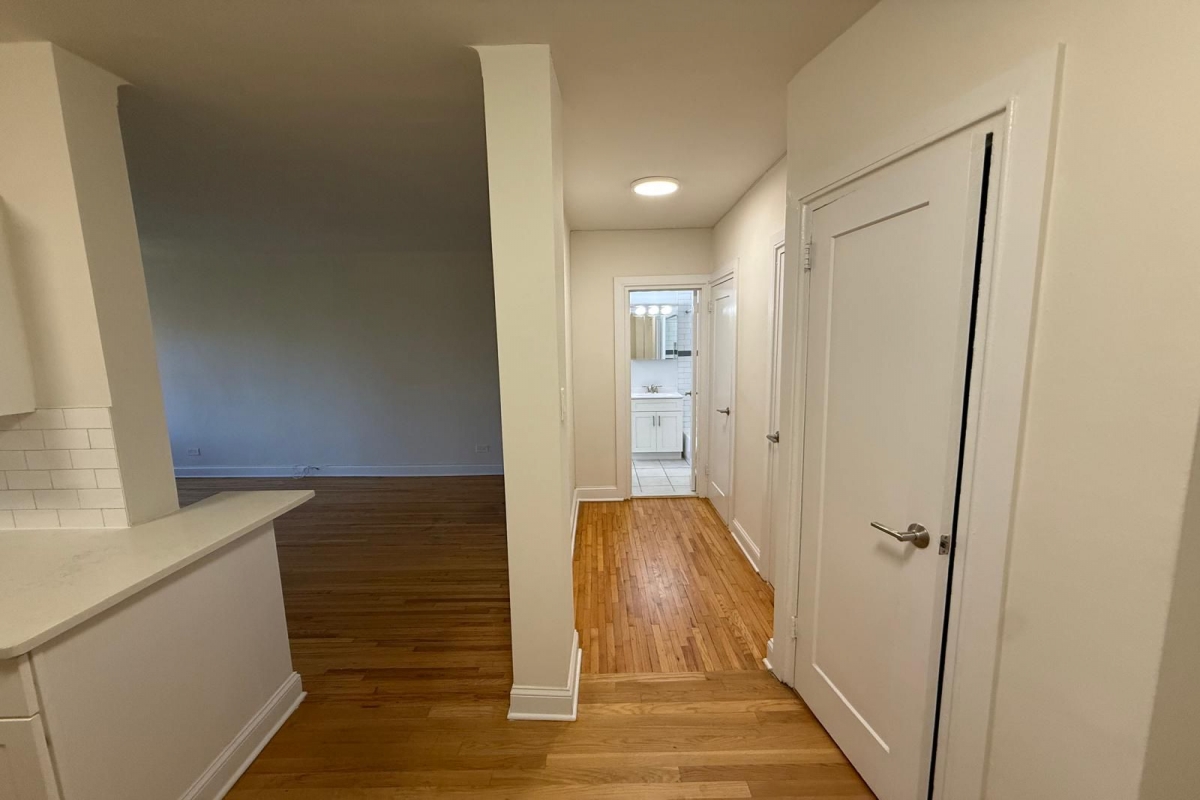 Apartment Pershing Crescent  Queens, NY 11435, MLS-RD5687-3