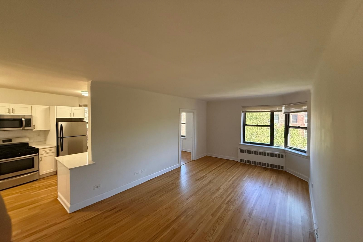 Apartment Pershing Crescent  Queens, NY 11435, MLS-RD5687-5