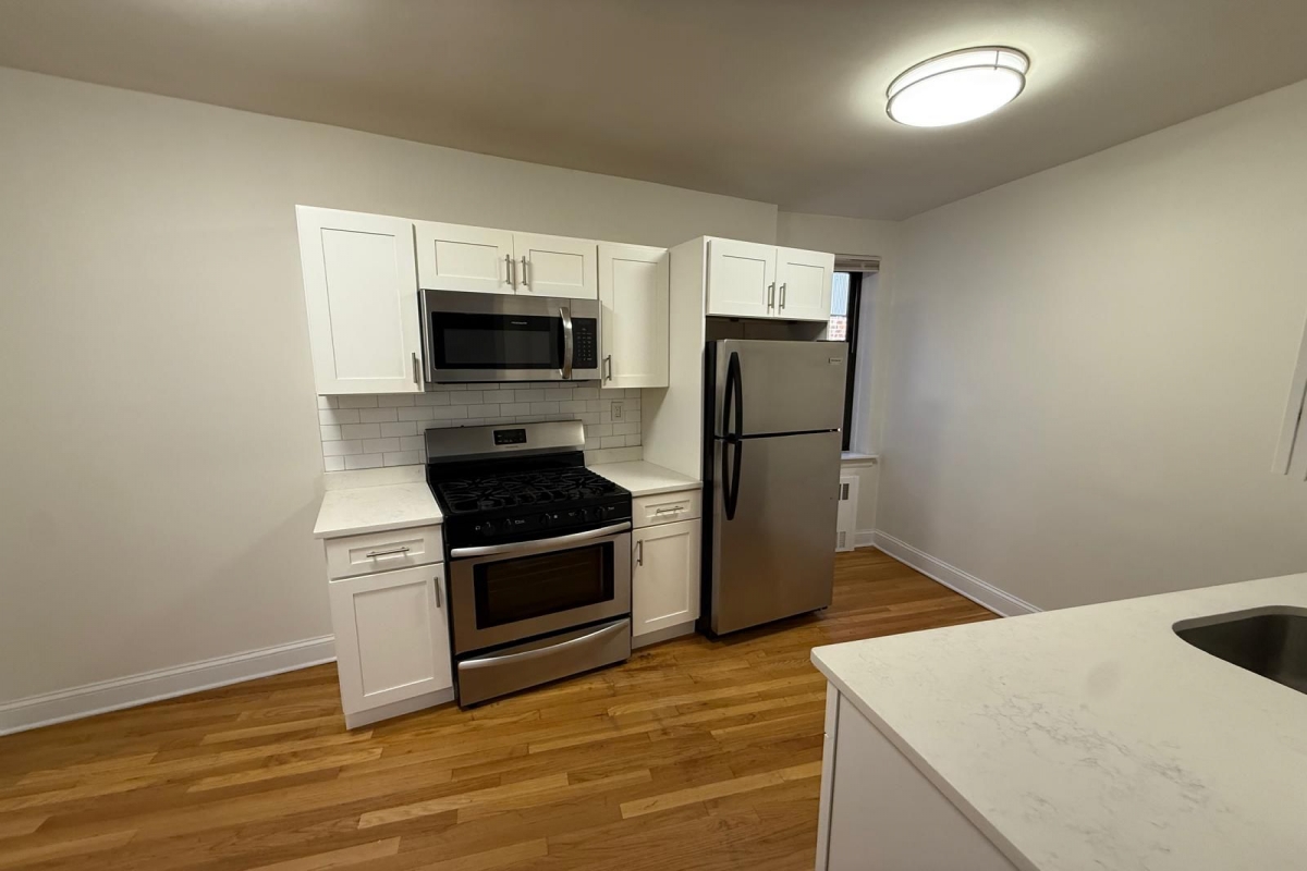 Apartment Pershing Crescent  Queens, NY 11435, MLS-RD5687-7