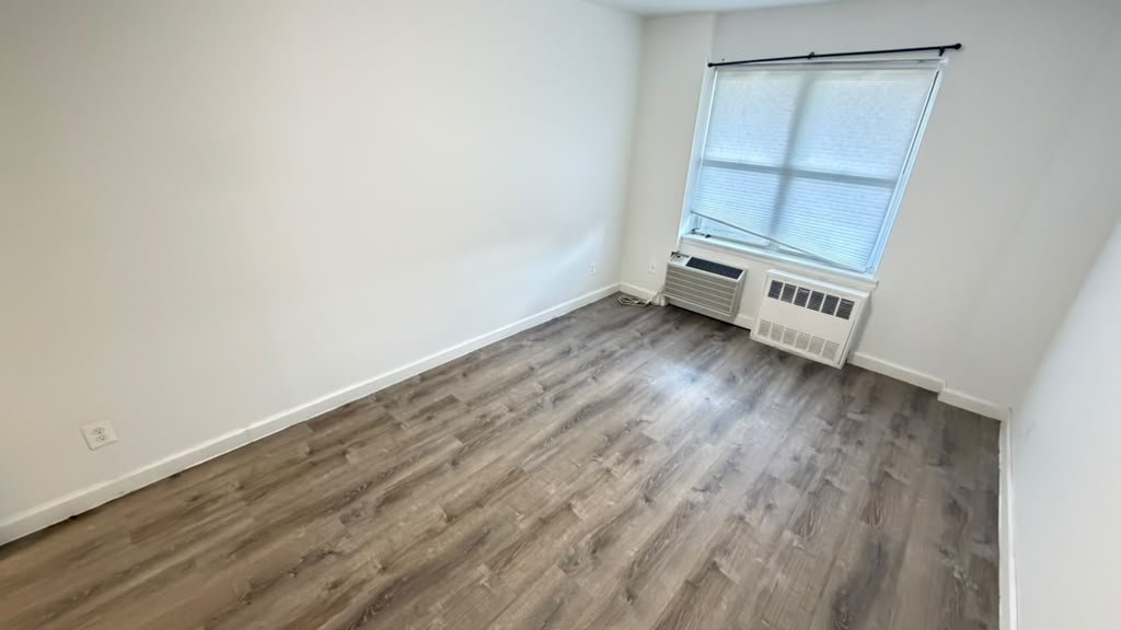 Apartment Bell Blvd  Queens, NY 11360, MLS-RD5692-11