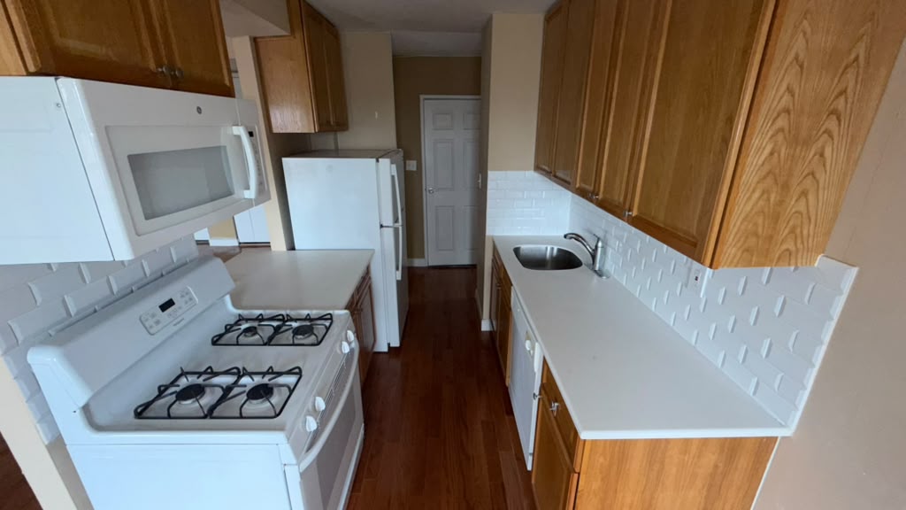 Apartment Bell Blvd  Queens, NY 11360, MLS-RD5693-11