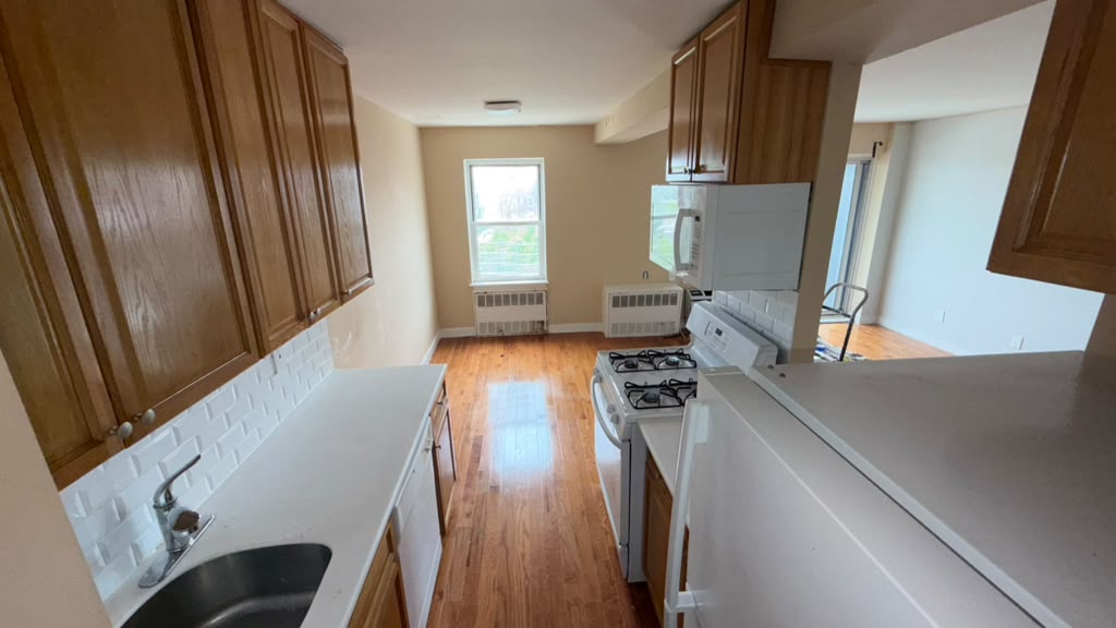 Apartment Bell Blvd  Queens, NY 11360, MLS-RD5693-12