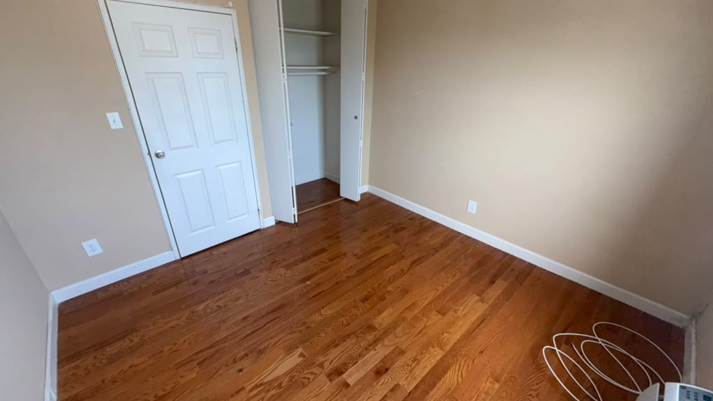 Apartment Bell Blvd  Queens, NY 11360, MLS-RD5693-15