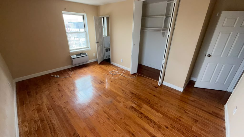 Apartment Bell Blvd  Queens, NY 11360, MLS-RD5693-18