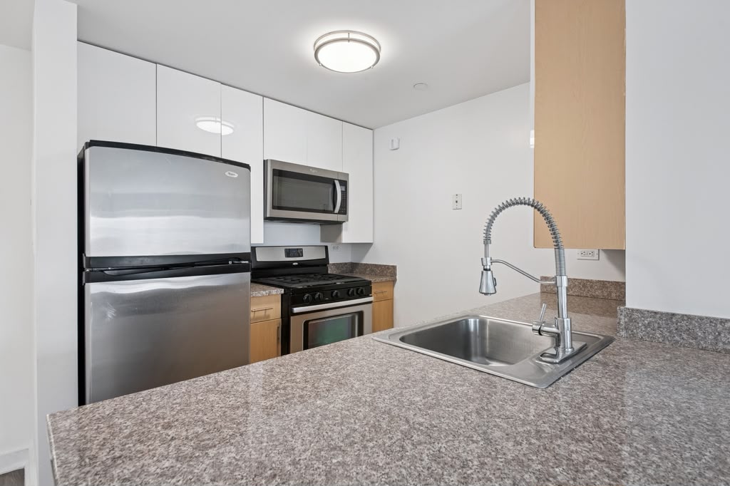 Apartment 89th Avenue Queens, NY 11432, MLS-RD5701-7