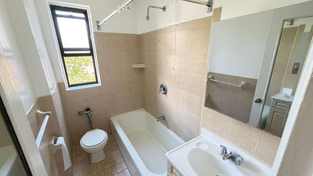 Apartment 66th Avenue Queens, NY 11374, MLS-RD5702-10