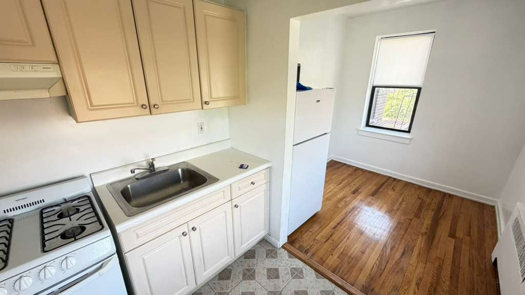 Apartment 66th Avenue Queens, NY 11374, MLS-RD5702-17