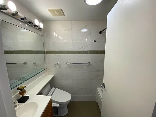 Apartment Curzon Road  Queens, NY 11415, MLS-RD5704-20