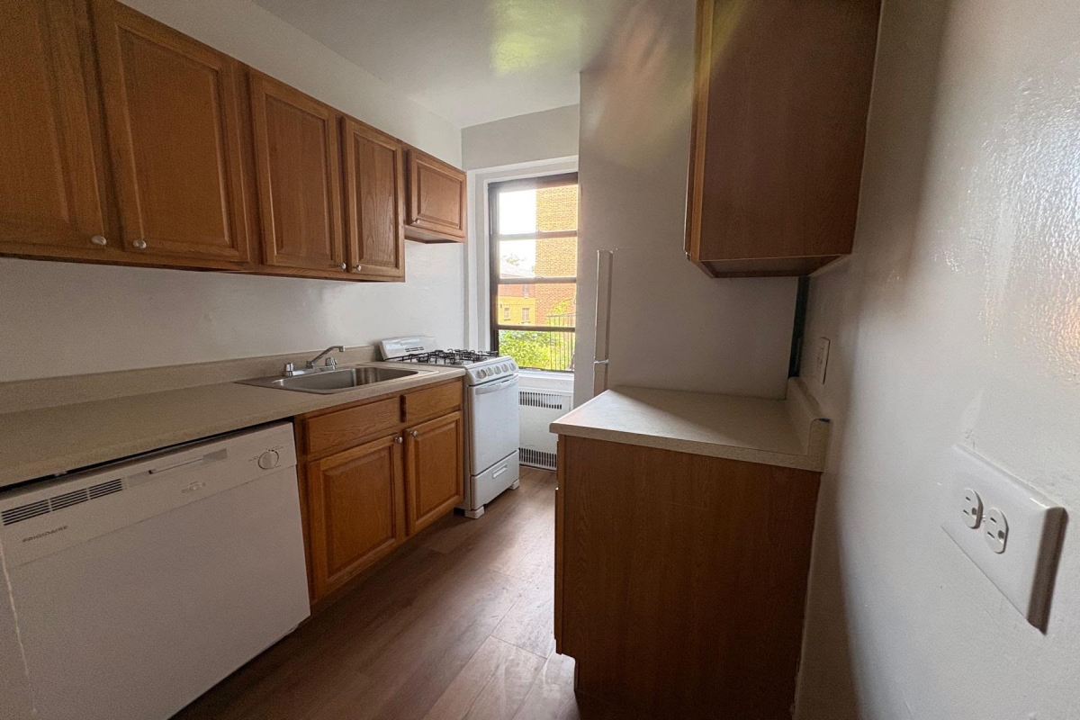 Apartment 63rd Drive  Queens, NY 11374, MLS-RD5709-3