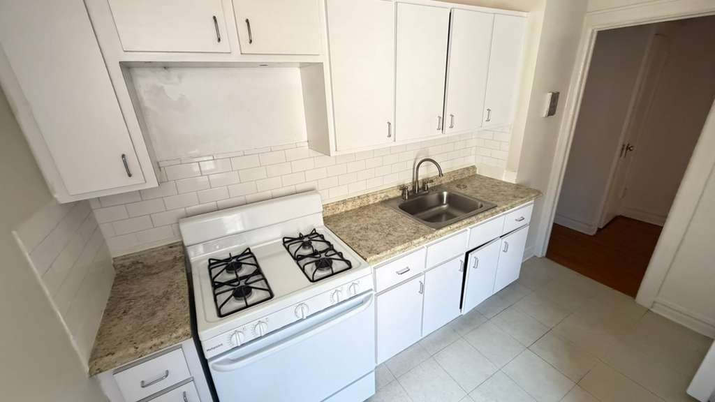 Apartment 35th Avenue  Queens, NY 11372, MLS-RD5710-4