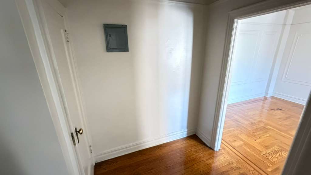 Apartment 35th Avenue  Queens, NY 11372, MLS-RD5710-6