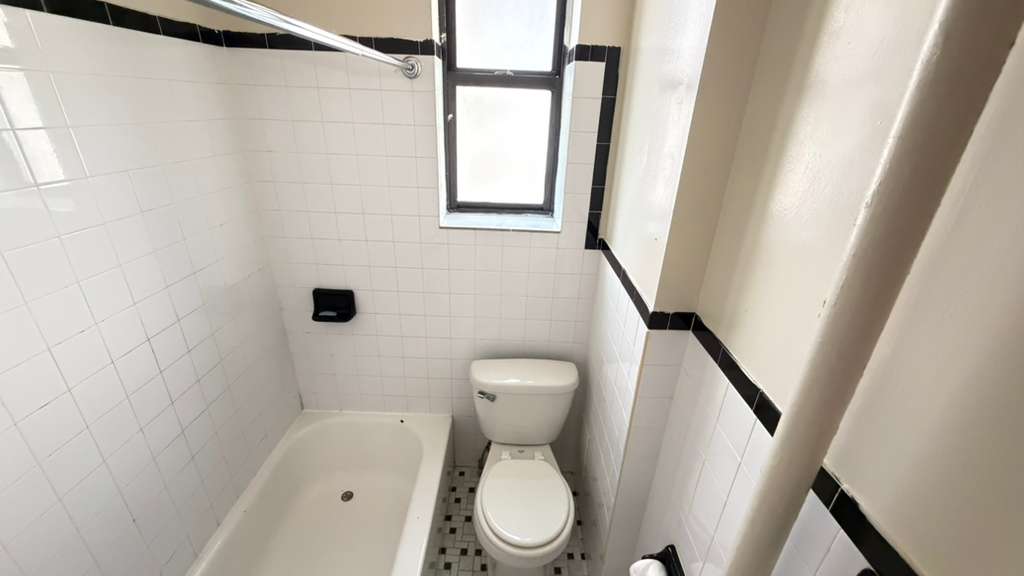 Apartment 35th Avenue  Queens, NY 11372, MLS-RD5710-14