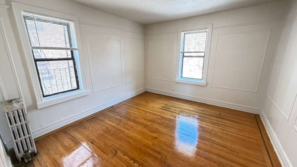 Apartment 35th Avenue  Queens, NY 11372, MLS-RD5710-17