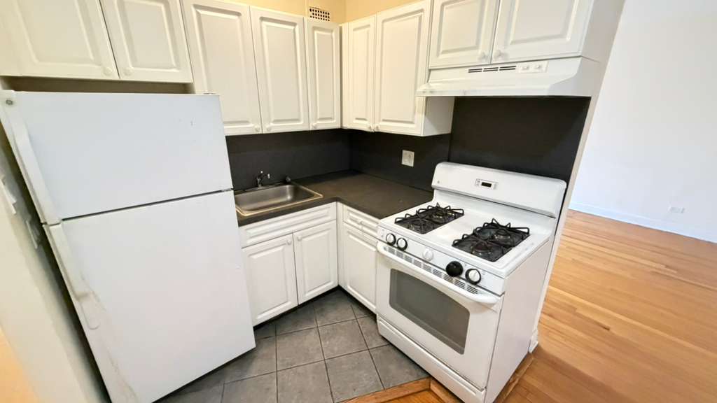 Apartment 77th Street  Queens, NY 11372, MLS-RD5711-5
