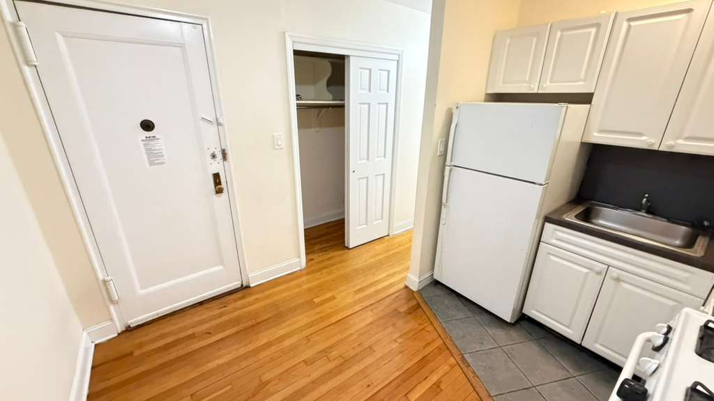 Apartment 77th Street  Queens, NY 11372, MLS-RD5711-7