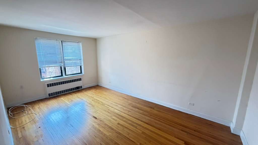 Apartment 77th Street  Queens, NY 11372, MLS-RD5711-10