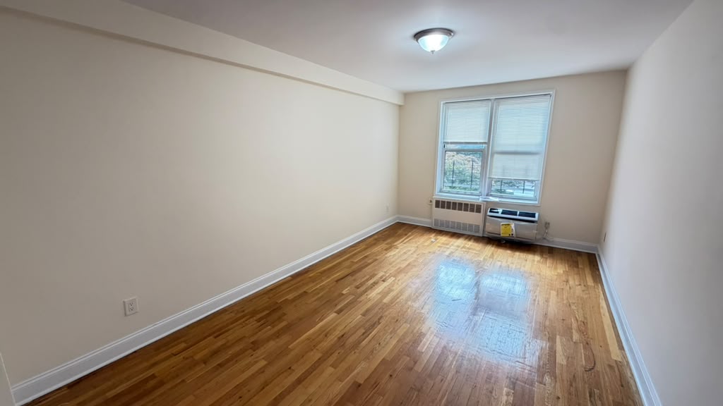 Apartment 150th Street  Queens, NY 11367, MLS-RD5732-18
