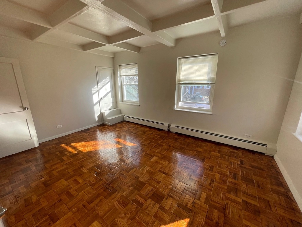 Apartment Village Road  Queens, NY 11435, MLS-RD5733-6