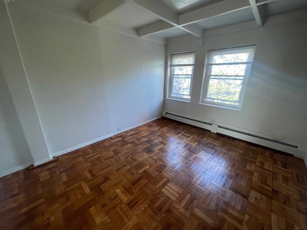 Apartment Village Road  Queens, NY 11435, MLS-RD5733-8