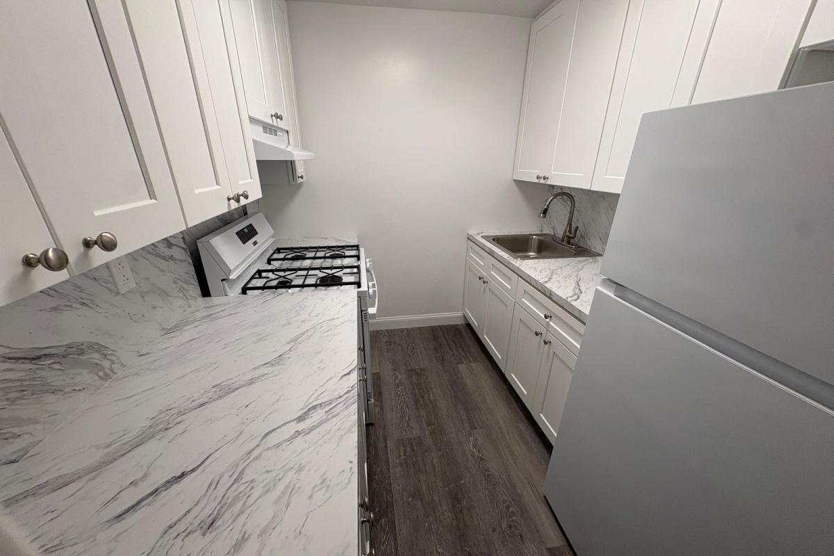 Apartment Ava Place  Queens, NY 11432, MLS-RD5779-2