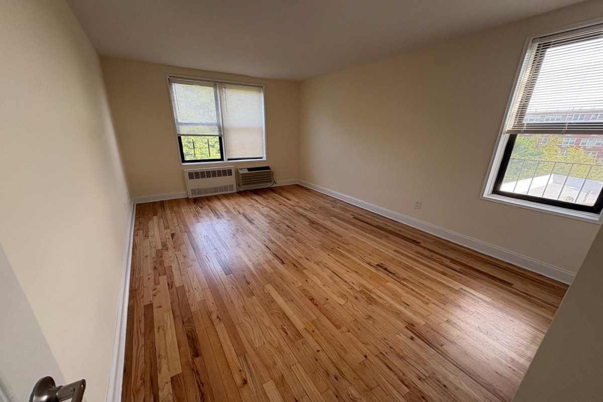 Apartment Ava Place  Queens, NY 11432, MLS-RD5779-4