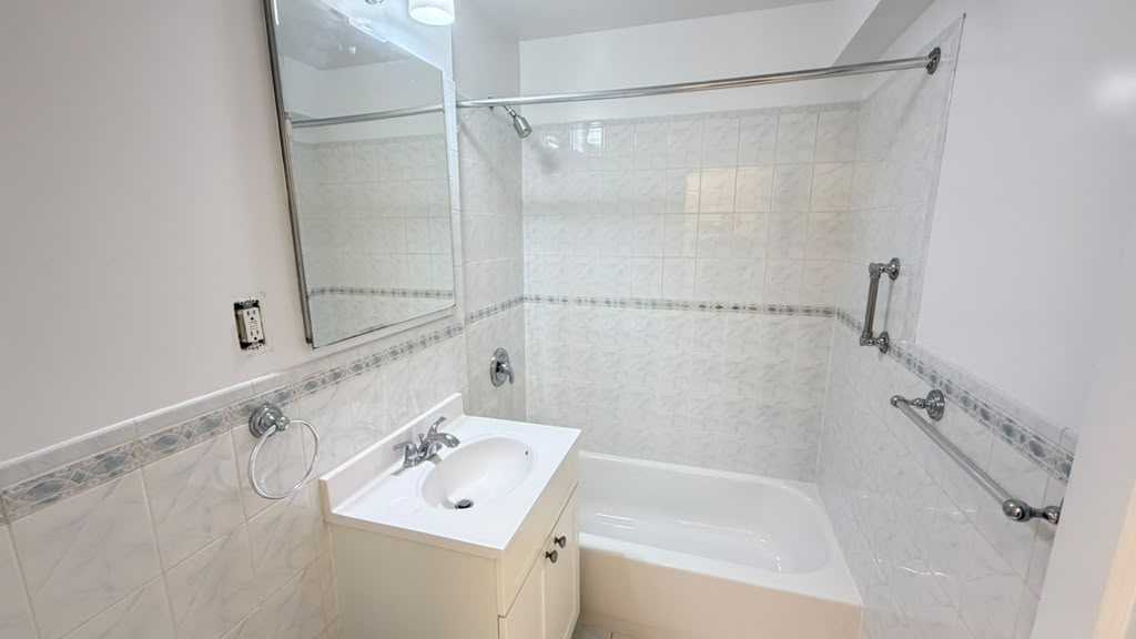 Apartment 150th Street Queens, NY 11367, MLS-RD5786-17