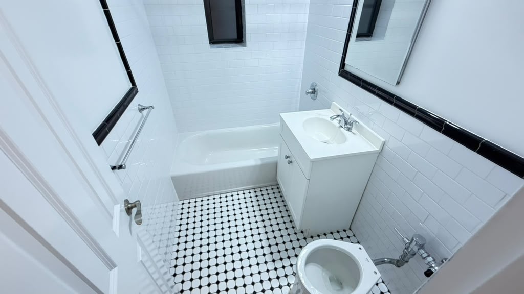 Apartment 77th Street Queens, NY 11372, MLS-RD5792-10