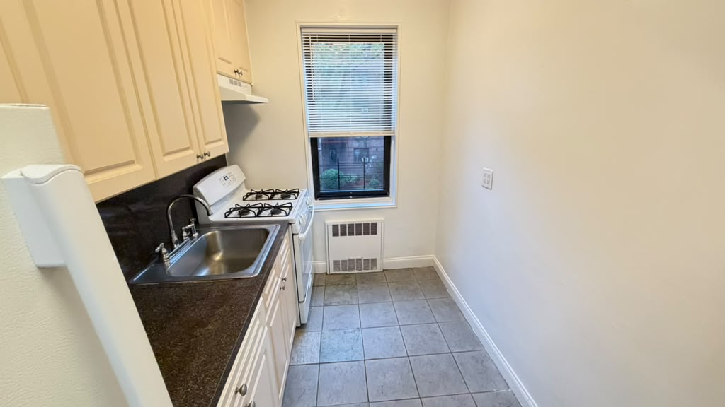 Apartment 77th Street Queens, NY 11372, MLS-RD5793-3