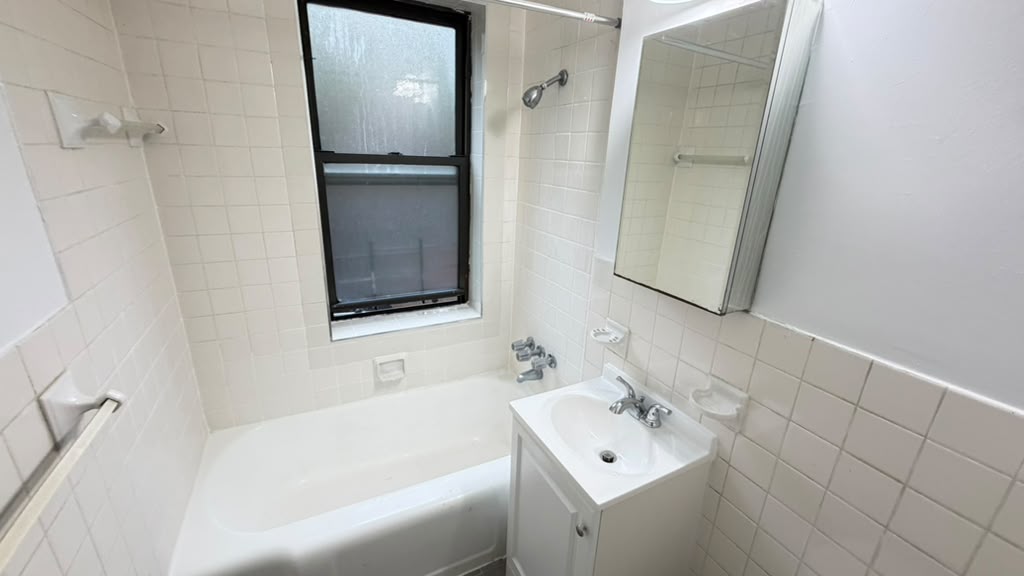 Apartment 77th Street Queens, NY 11372, MLS-RD5793-17