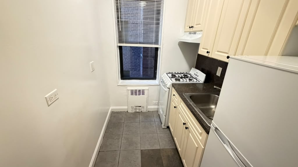 Apartment 77th Street  Queens, NY 11372, MLS-RD5794-6