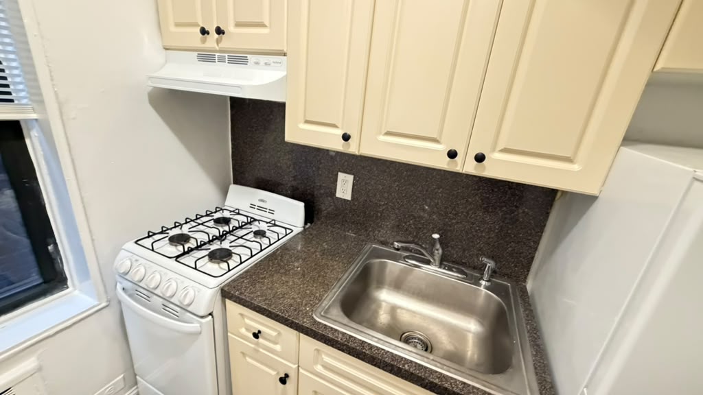 Apartment 77th Street  Queens, NY 11372, MLS-RD5794-14