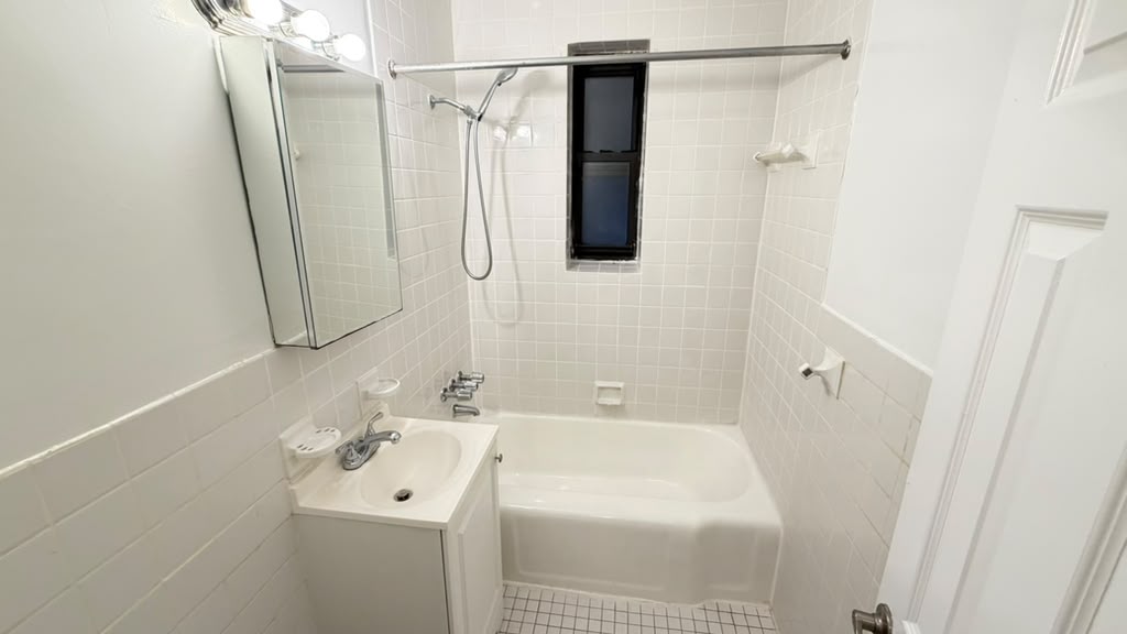 Apartment 77th Street  Queens, NY 11372, MLS-RD5794-17