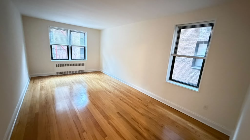 Apartment 77th Street  Queens, NY 11372, MLS-RD5794-19