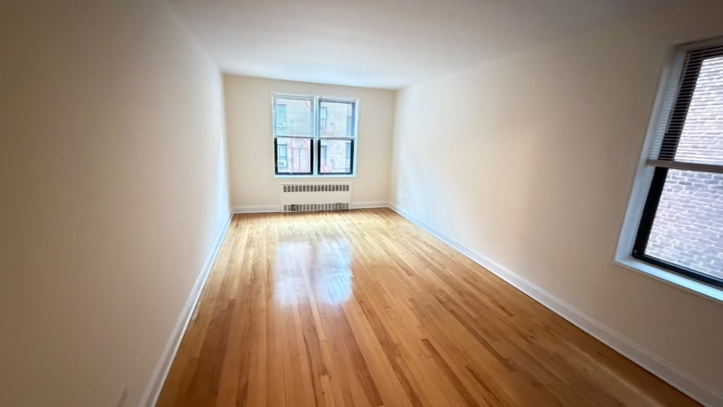 Apartment 77th Street  Queens, NY 11372, MLS-RD5794-20