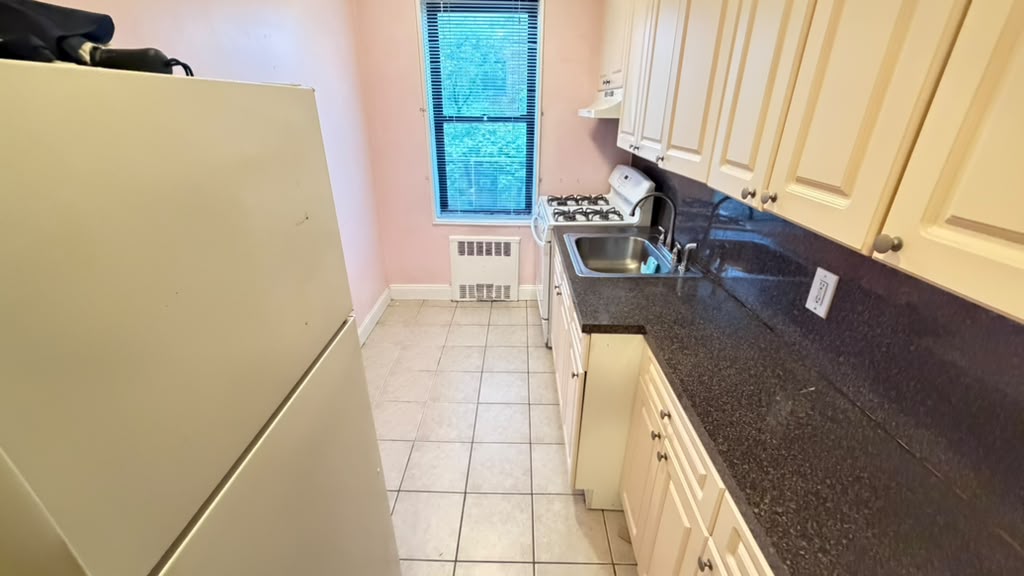 Apartment 77th Street Queens, NY 11372, MLS-RD5795-3