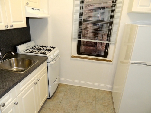 Apartment Highland Ave  Queens, NY 11432, MLS-RD1021-2