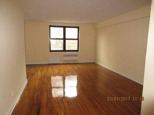 Apartment in Flushing - Sanford Avenue  Queens, NY 11375
