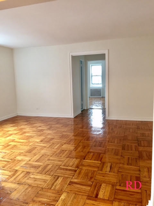 Apartment in Flushing - Yellowstone Blvd  Queens, NY 11375