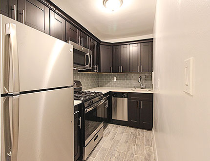 Apartment in Flushing - Parsons Boulevard  Queens, NY 11354