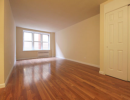 Apartment Parsons Boulevard  Queens, NY 11354, MLS-RD1098-3