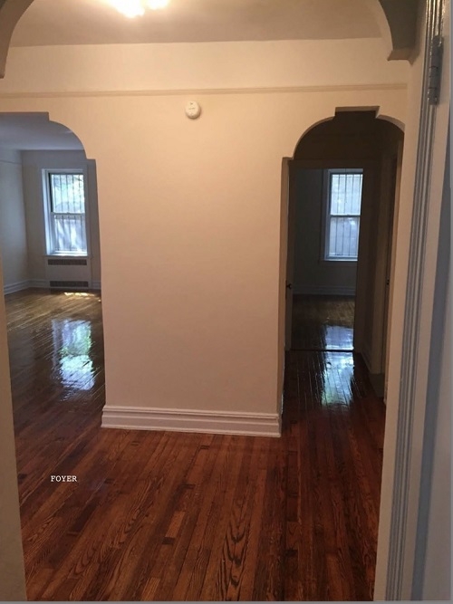 Apartment in Rego Park - Saunders St  Queens, NY 11374