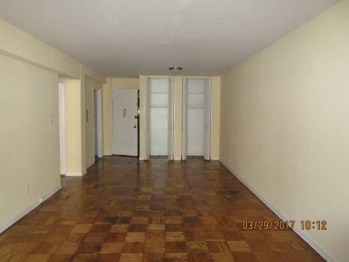 Apartment in Flushing - Franklin Ave  Queens, NY 11355