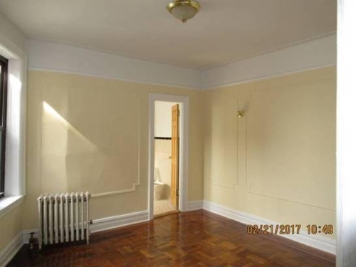 Apartment in Woodside - 41st Ave  Queens, NY 11377