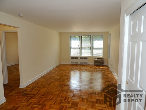 Apartment Ava Place  Queens, NY 11432, MLS-RD1366-2