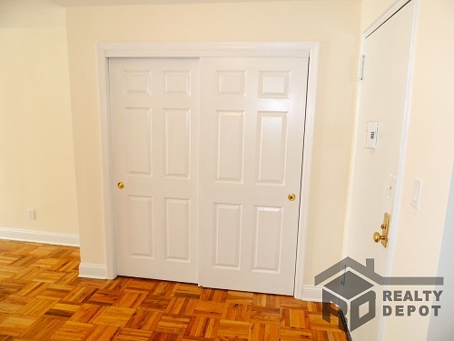 Apartment Ava Place  Queens, NY 11432, MLS-RD1366-5