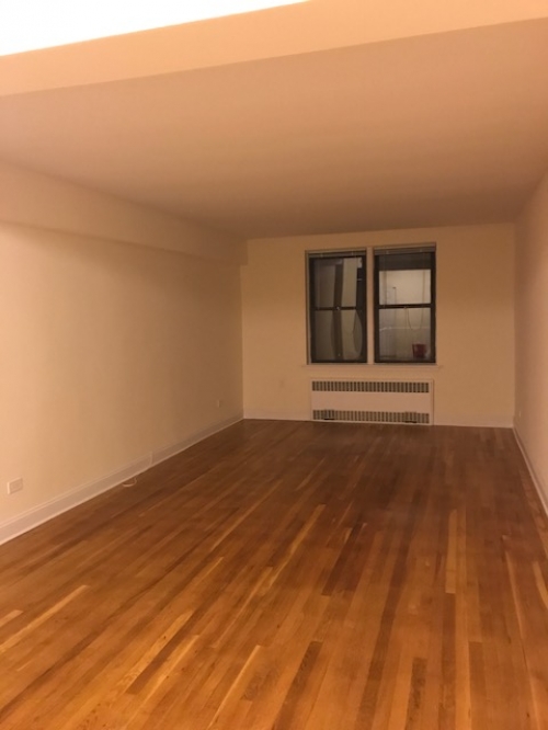 Apartment in Kew Gardens - 118th Street  Queens, NY 11415
