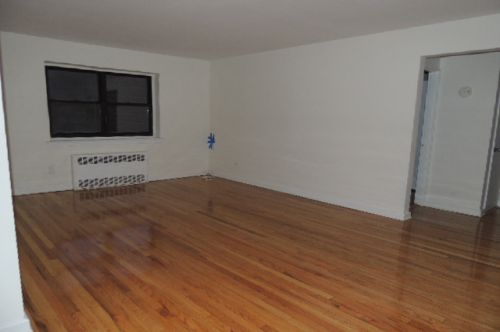 Apartment in Kew Gardens - 116th Street  Queens, NY 11415